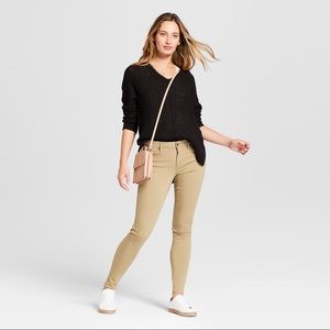 Mid-rise khaki jeggings